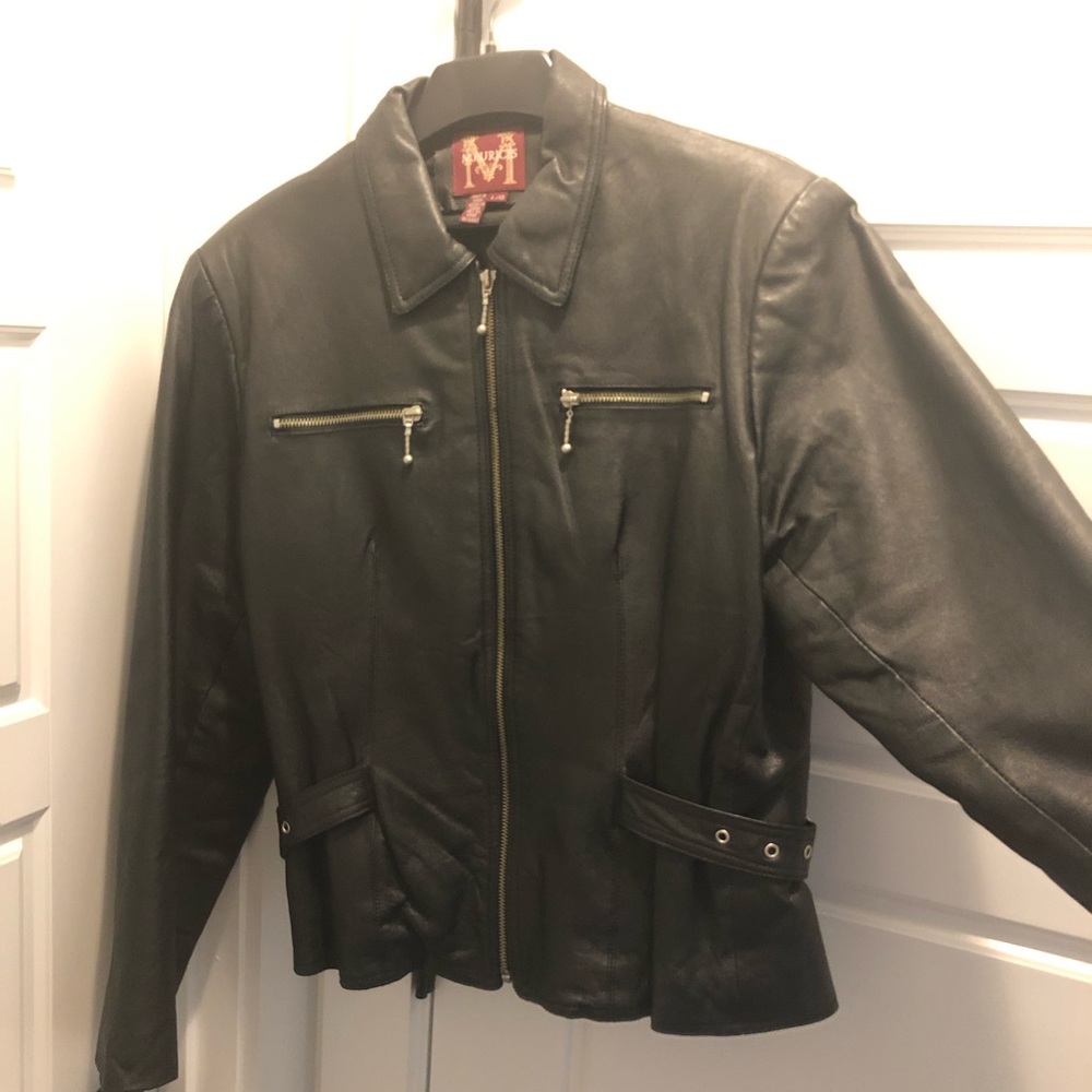 💖 VINTAGE MAURICES BLACK LEATHER JACKET w/ buckle details - PRISTINE! Size L - Picture 15 of 16